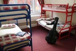 Хостелы Kinlay House Dublin Дублин Кровать в общем номере для мужчин и женщин с 4 кроватями и собственной ванной комнатой-3